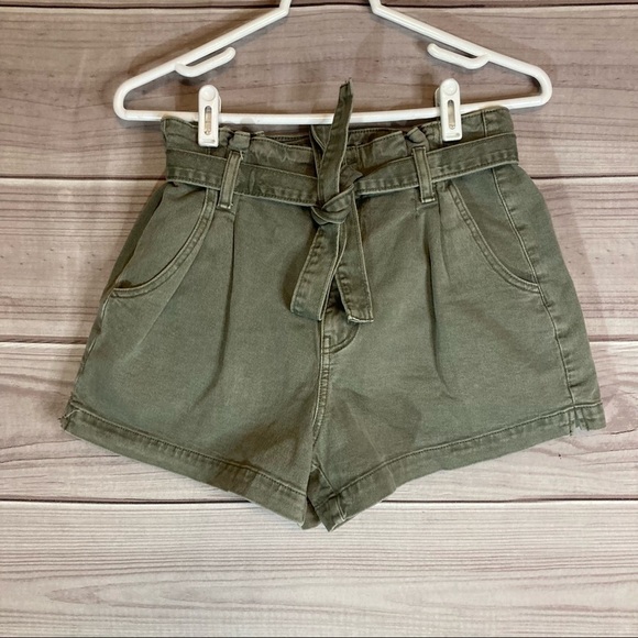 AMERICAN Eagle Olive Green Paper Bag Mom Shorts - Picture 3 of 9